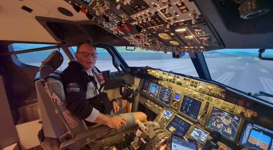 Flight Simulations Norway Oslo Boeing 737 Cockpit Experience in Dal-5