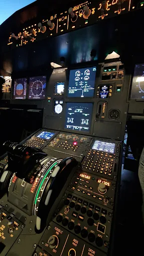 FlightX Flight Simulator Cluj Airbus A320 Cockpit Experience in Cluj Napoca