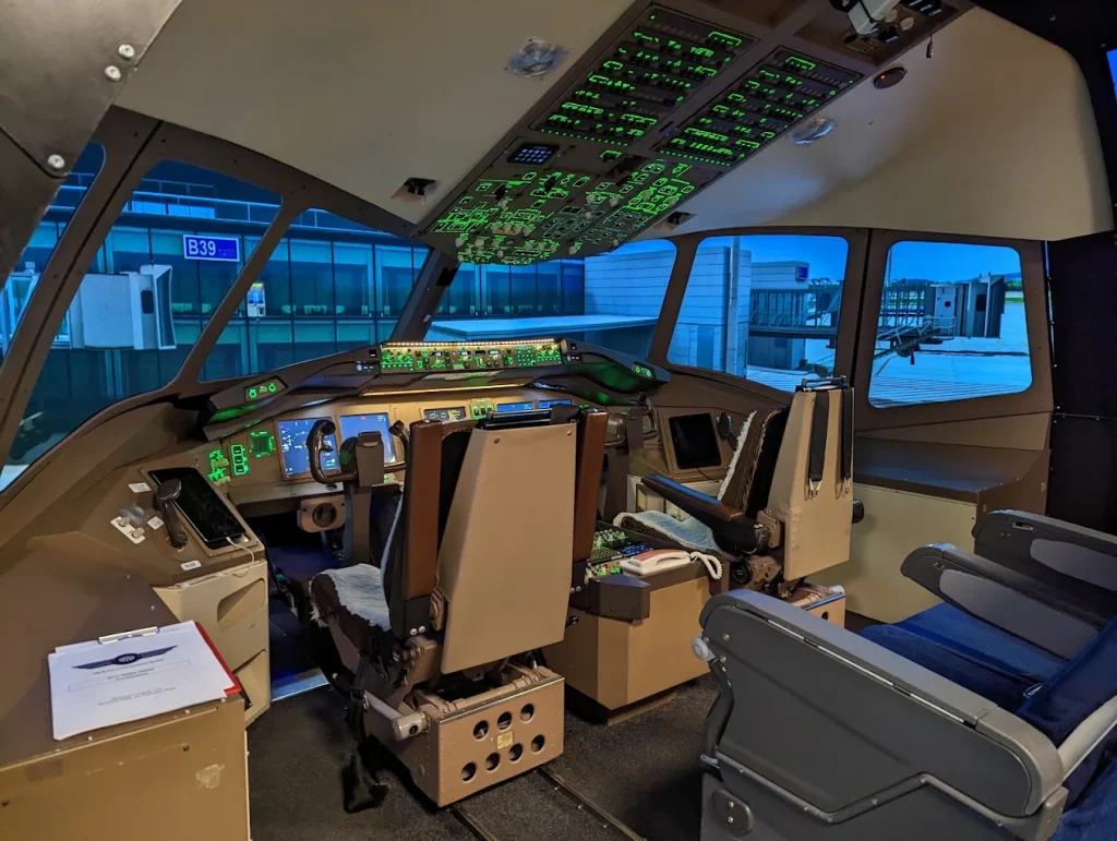 Fly & Race Simulations Zurich: Boeing 777 Flight Simulator — 5 Minutes from Zurich HB