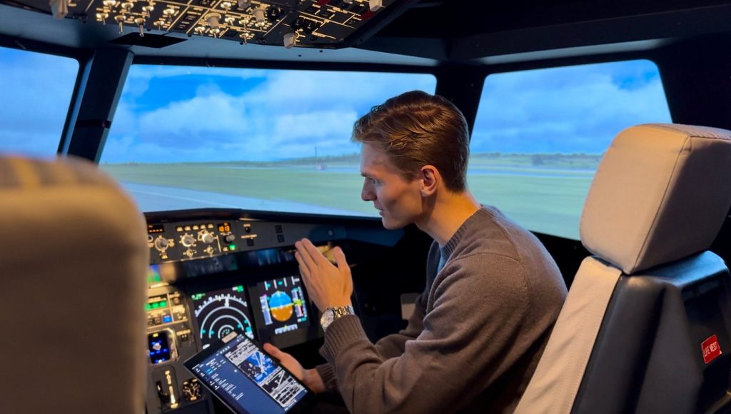 FlyBy Simulator Center Malmö Airbus A320 Flight Simulator at Hyllie-2