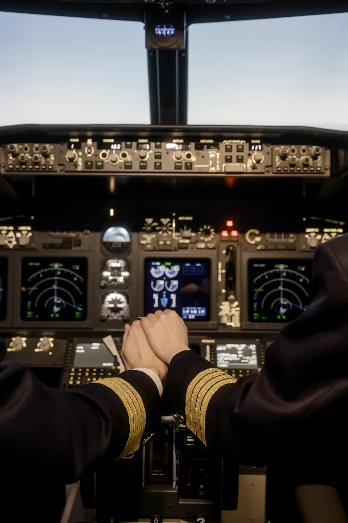 FlyOne Flight Simulator Belgrade Boeing 737 Cockpit Experience in Novi Beograd