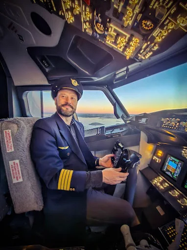 FlyOne Flight Simulator Belgrade Boeing 737 Cockpit Experience in Novi Beograd