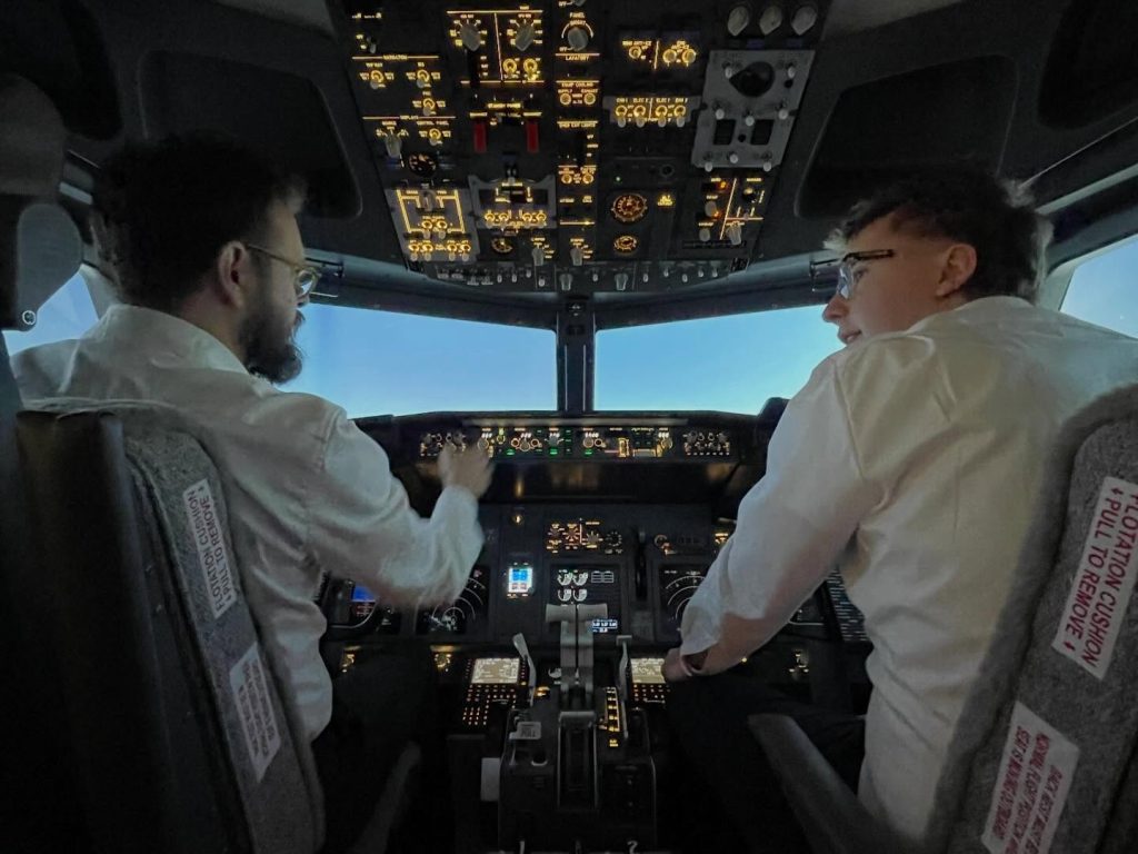 FlyOne Flight Simulator Bratislava Boeing 737 Cockpit Experience in Old Town-7