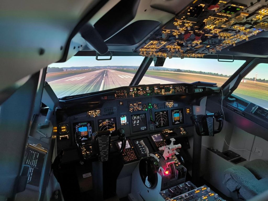 FlyOne Flight Simulator Bratislava Boeing 737 Cockpit Experience in Old Town-8