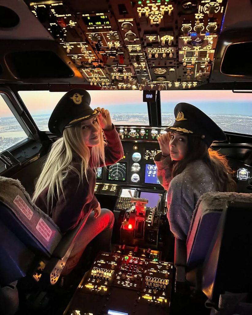 FlyOne Flight Simulator Bratislava Boeing 737 Cockpit Experience in Old Town-9