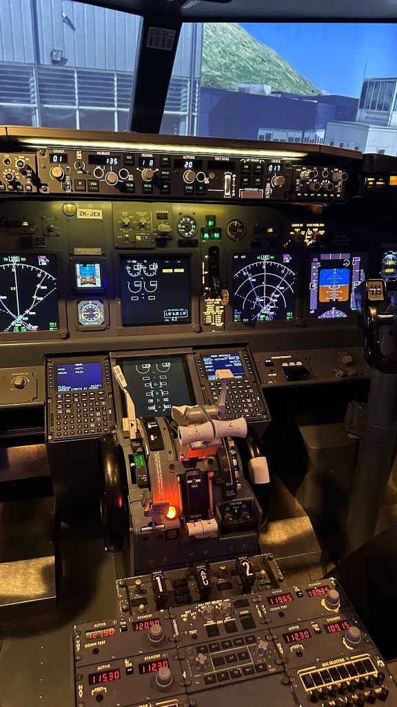 JETex Flight Simulator Christchurch Boeing 737 Cockpit Experience in Avonhead-4