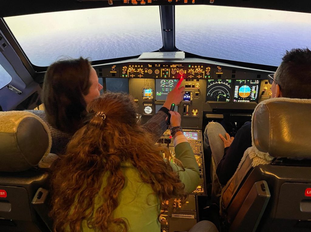 SimFlying Aalsmeer Airbus A320 & Boeing 737 Simulators near Amsterdam Schiphol-3