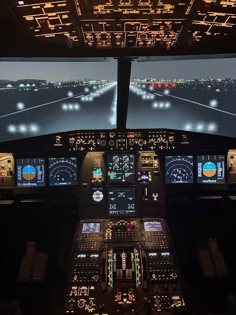 SimJet Flight Simulator Bratislava Airbus A320 Cockpit Experience in Staré Mest-3