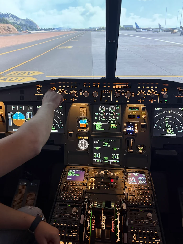 SimJet Flight Simulator Bratislava Airbus A320 Cockpit Experience in Staré Mest-8