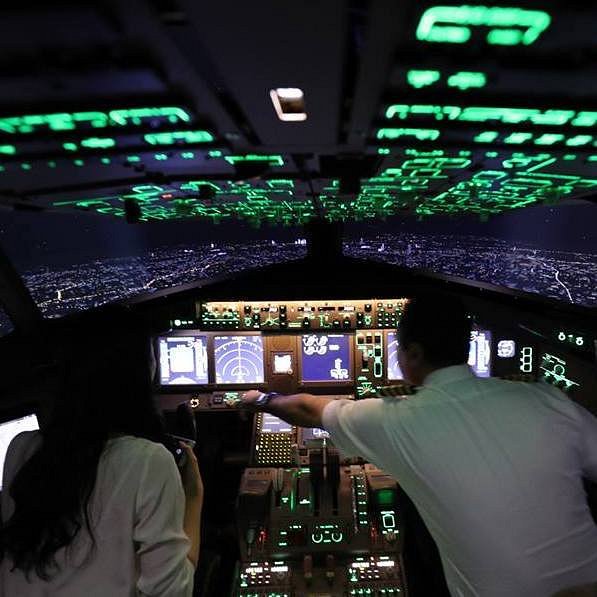 Skyart JAPAN Flight Simulator Tokyo Boeing 777 Cockpit Experience in Shinagawa-7