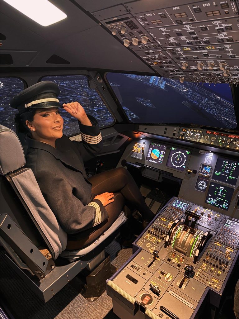Takeoff Simulations Helsinki Airbus A320 & Boeing 737 Cockpit Experience in Vantaa-1