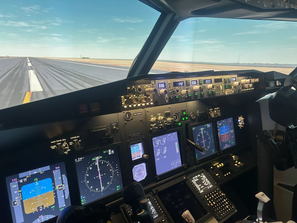 The Aviator Lounge Boeing 737-800NG Experience Doha-9