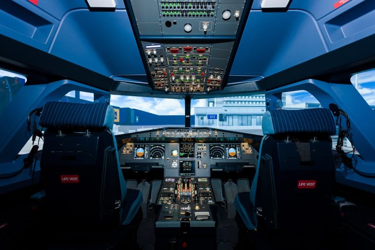 The Pilot Center Athens Airbus A320 F 16 Falcon Cockpit Experience in Ilioupoli
