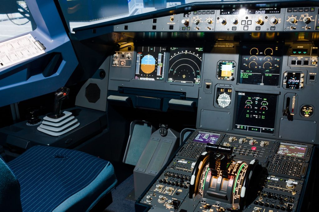 The Pilot Center Athens Airbus A320 F 16 Falcon Cockpit Experience in Ilioupoli