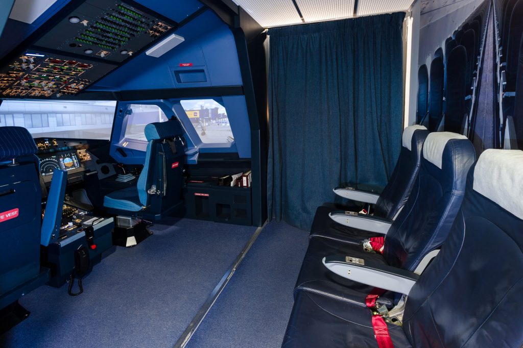 The Pilot Center Athens Airbus A320 F 16 Falcon Cockpit Experience in Ilioupoli
