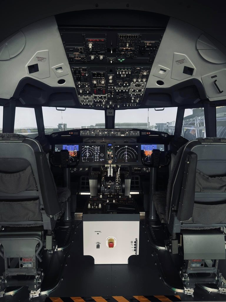 Up2Sky Flight Simulator Poprad Boeing 737NG Cockpit Experience at Tatry Airport