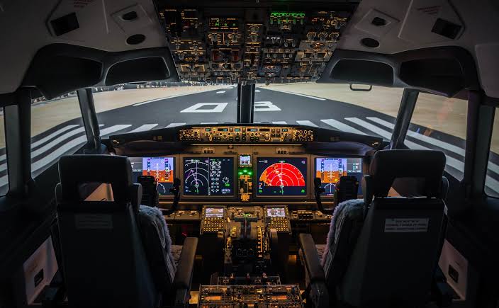 Up2Sky Flight Simulator Poprad Boeing 737NG Cockpit Experience at Tatry Airport