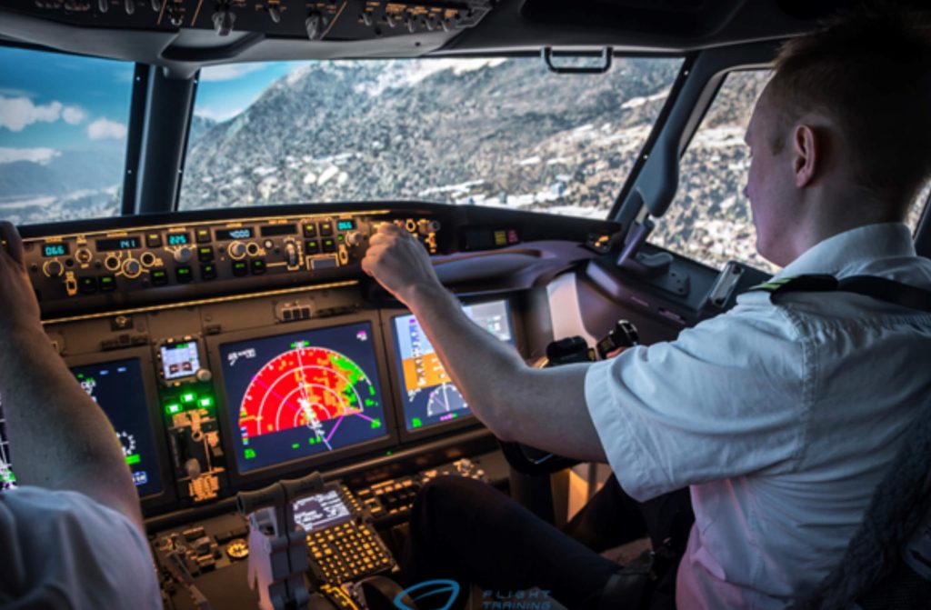 Up2Sky Flight Simulator Poprad Boeing 737NG Cockpit Experience at Tatry Airport