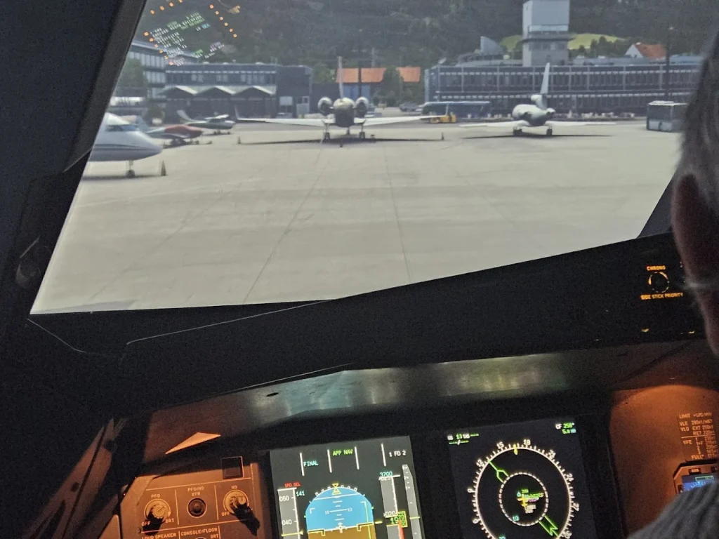ViennaFlight Vienna Airbus A320, Boeing 787, Bell 206 Helicopter & Eurofighter Simulators-4
