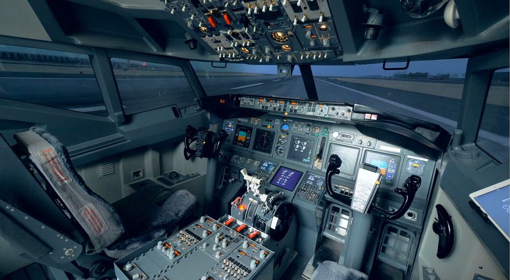 iFly Flight Simulator Turin Boeing 737 Cockpit Experience on Salbertrand
