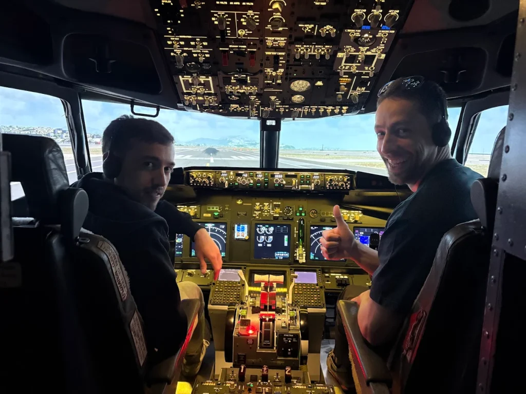 Flight Sensations Paris Dynamic Boeing 737 Cockpit Experience at Pontoise Airport