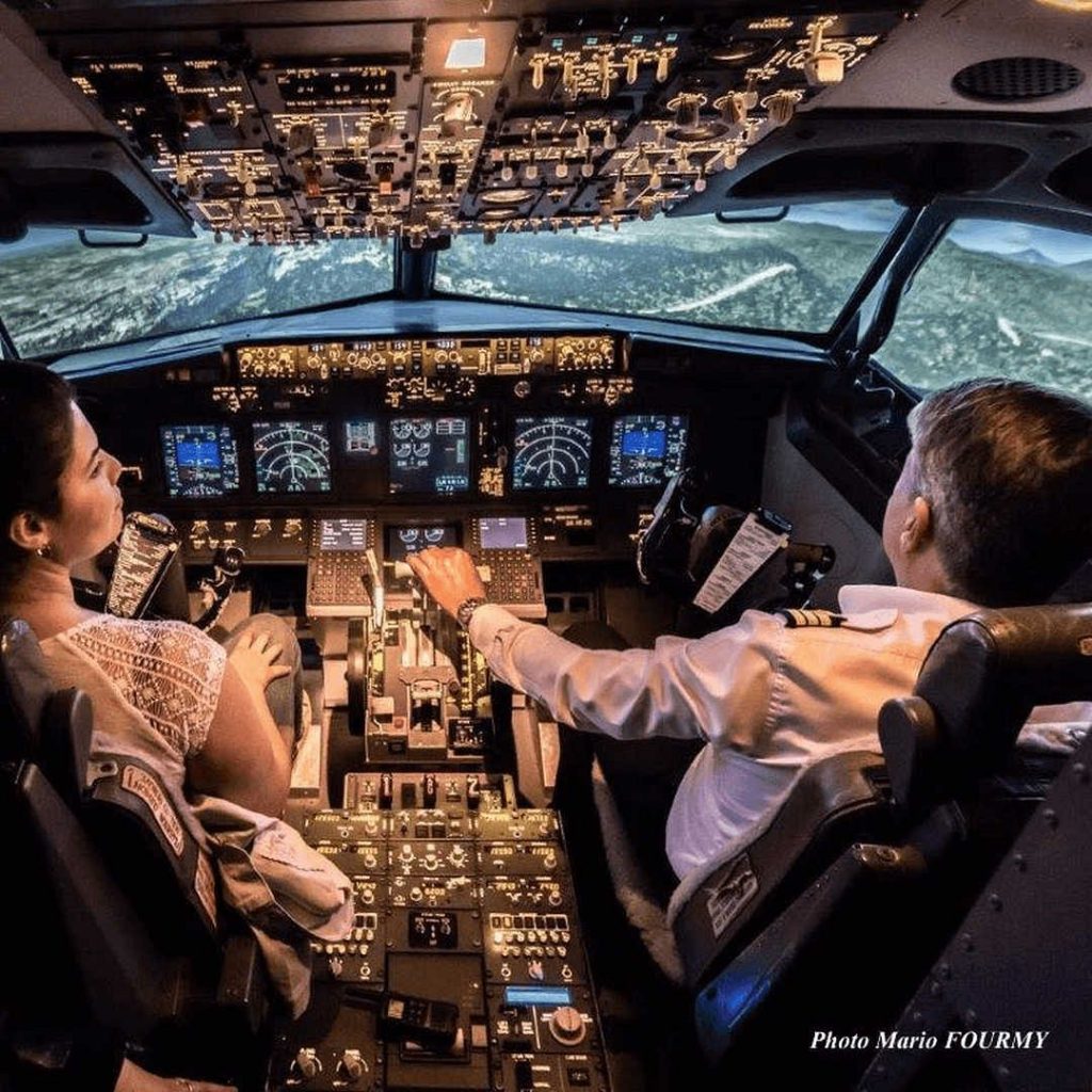 Flight Sensations Paris Dynamic Boeing 737 Cockpit Experience at Pontoise Airport